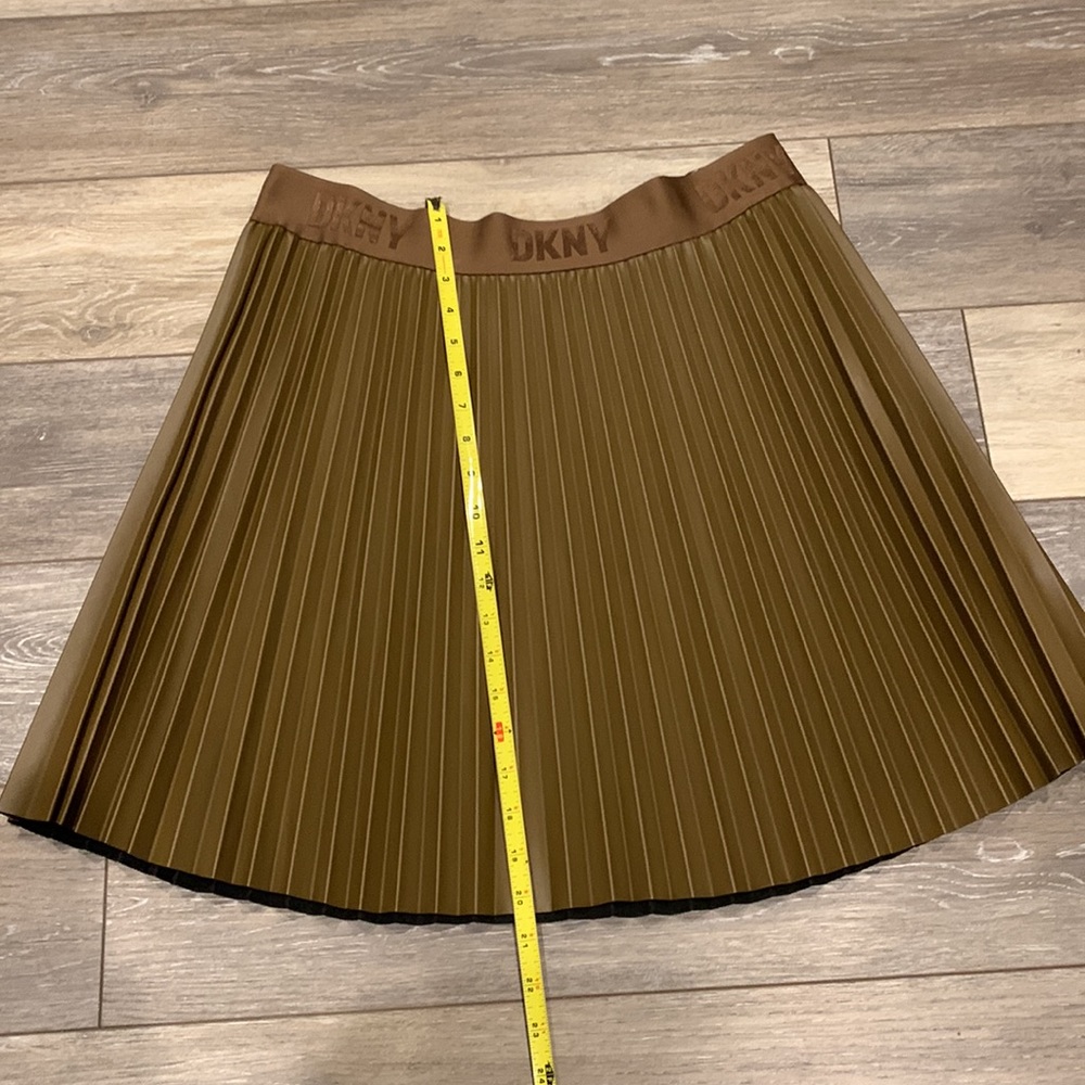 TT: DKNY Faux Leather Caper Pleated Skirt - Picture 6 of 13